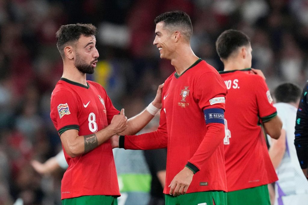 Portugal vira para cima da Escócia com gol de CR7