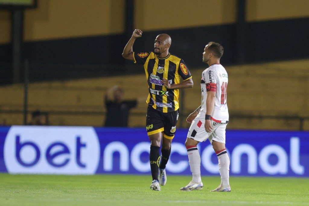 Novorizontino vence o Botafogo-SP e segue líder da Série B