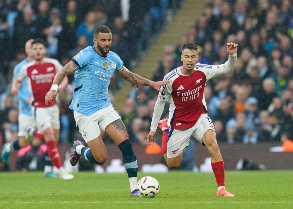 City marca nos acréscimos e fica no empate com o Arsenal