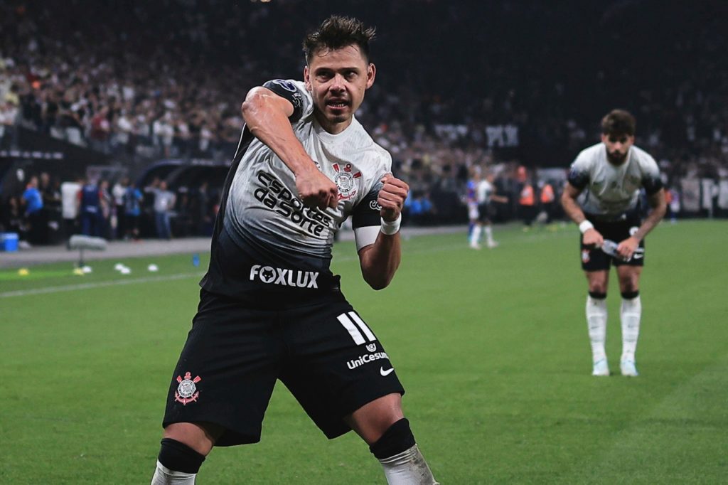 Corinthians vence o Fortaleza novamente e avança na Sula