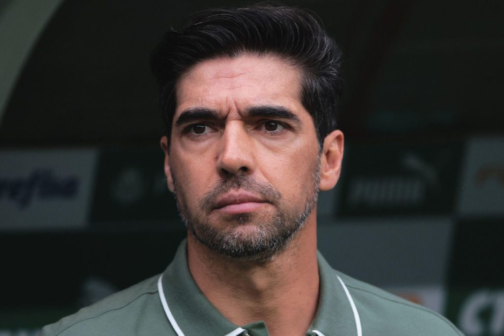 Abel-Ferreira-Palmeiras-treinador-alamy2Y41J16 Técnico Abel Ferreira no comando do Palmeiras em jogo do Campeonato Brasileiro