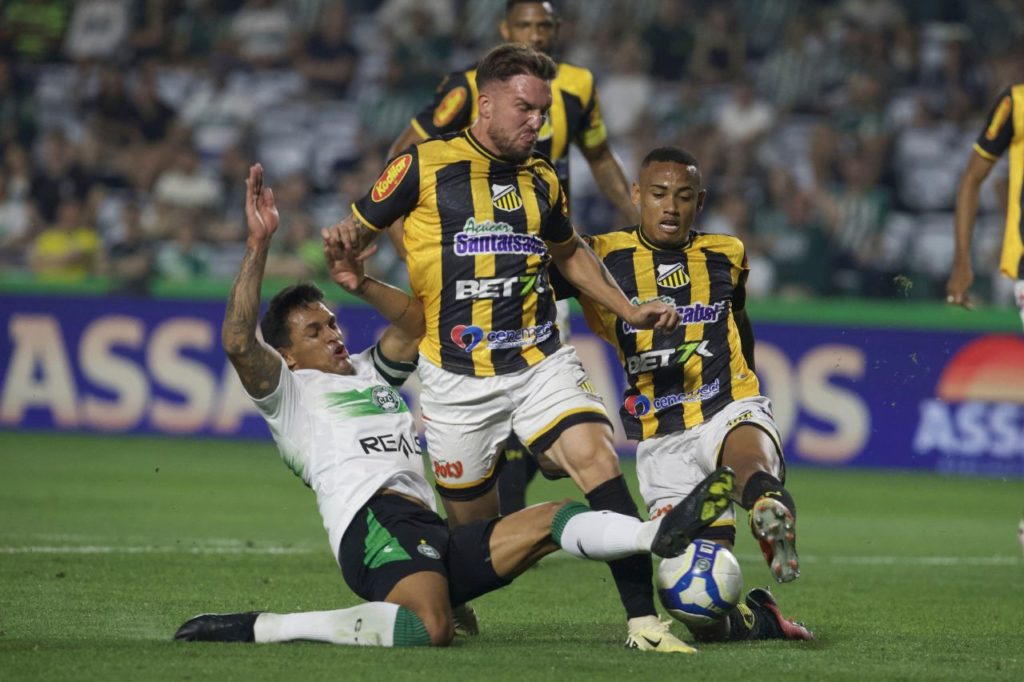 Novorizontino empata com o Coritiba e lidera de novo a Série B