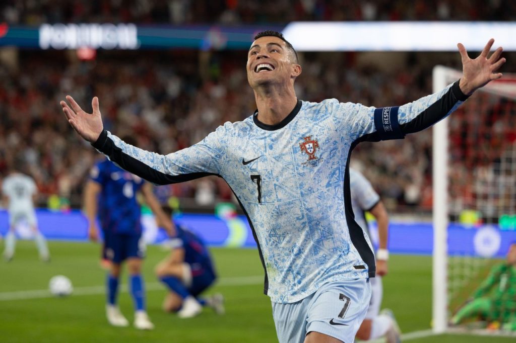 Cristiano Ronaldo faz gol 900, e Portugal bate Croácia na Nations