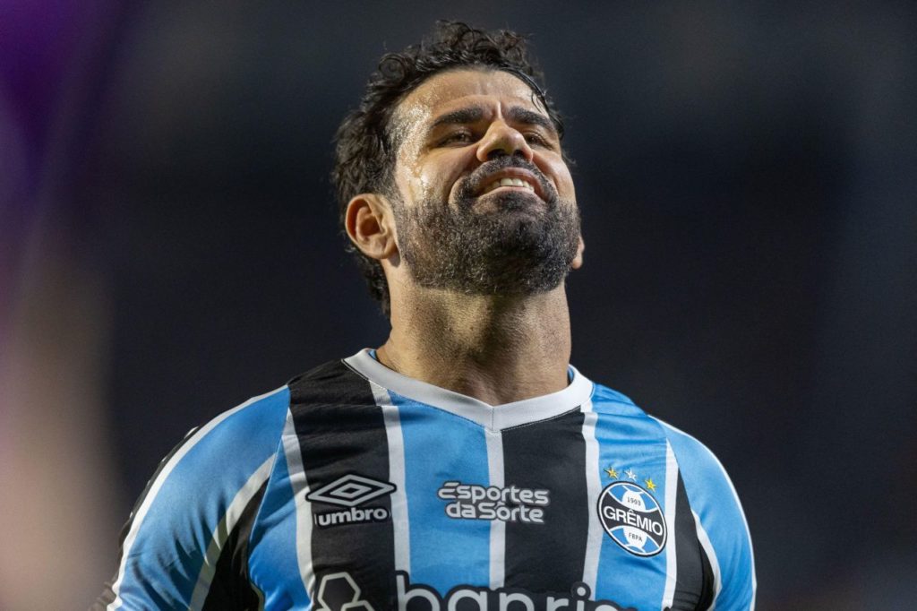 Diego-Costa-Grêmio-jogo-alamy2XB0N1B Atacante Diego Costa em jogo do Grêmio