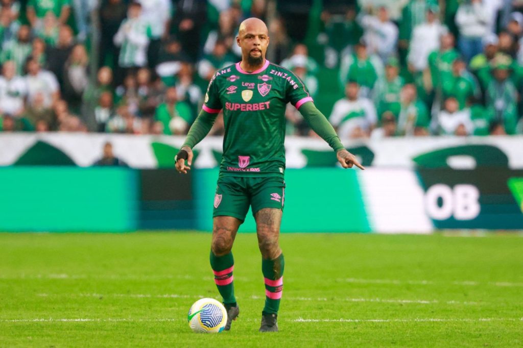 Felipe-Melo-Fluminense-jogo-alamy2Y42DNN Zagueiro Felipe Melo em jogo do Fluminense no Brasileirão