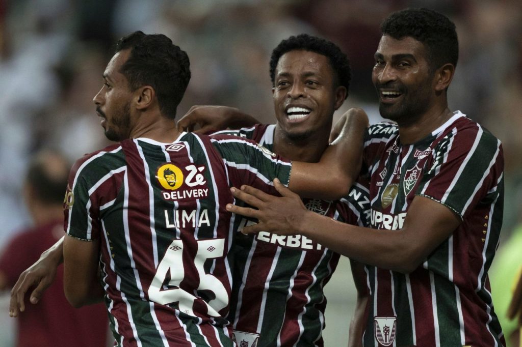 Keno-Fluminense-gol-alamy2Y0AYXM Keno comemora o segundo gol do Fluminense na vitória sobre o São Paulo no Maracanã