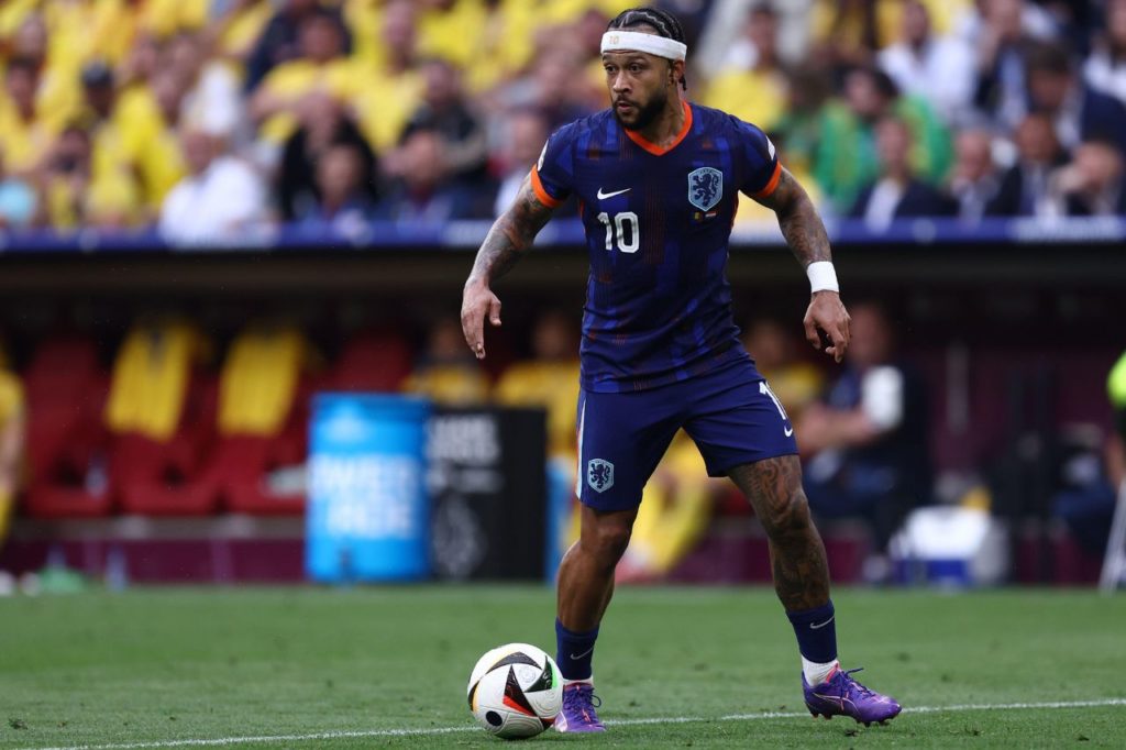 O atacante Depay em jogo da seleção holandesa na Eurocopa
