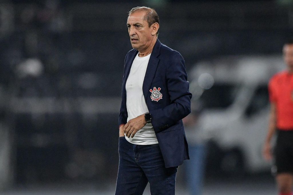 Ramon-Diaz-Corinthians-treinador-alamy2Y3WMGY Técnico Ramón Díaz no comando do Corinthians