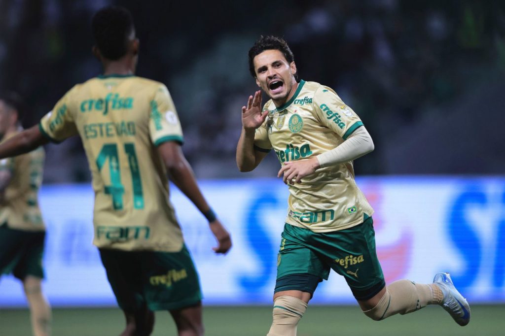 Palmeiras goleia o Criciúma e vira vice-líder do Brasileirão