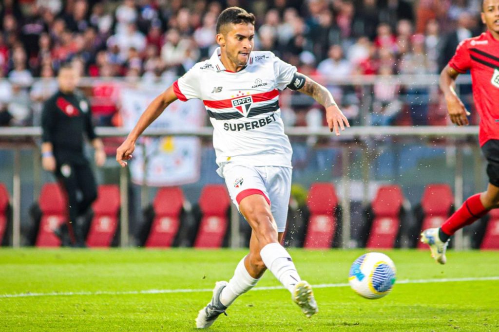 Rodrigo-Nestor-São-Paulo-jogo-alamy2XTD7NT O meia Rodrigo Nestor em jogo do São Paulo