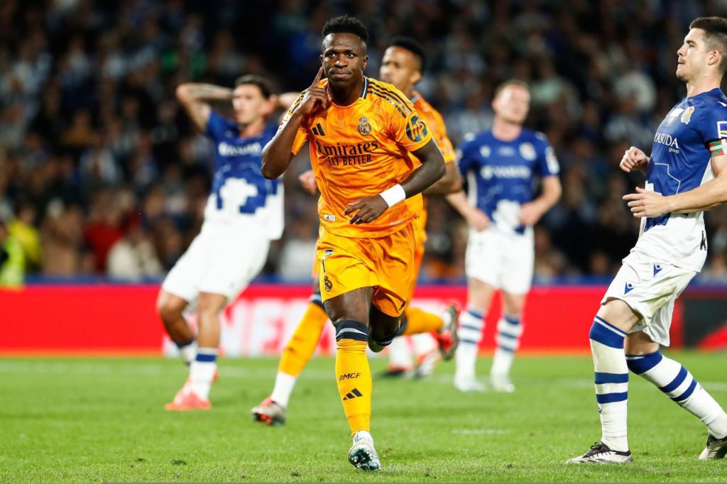 Vini Jr e Mbappé marcam, e Real Madrid vence a Real Sociedad