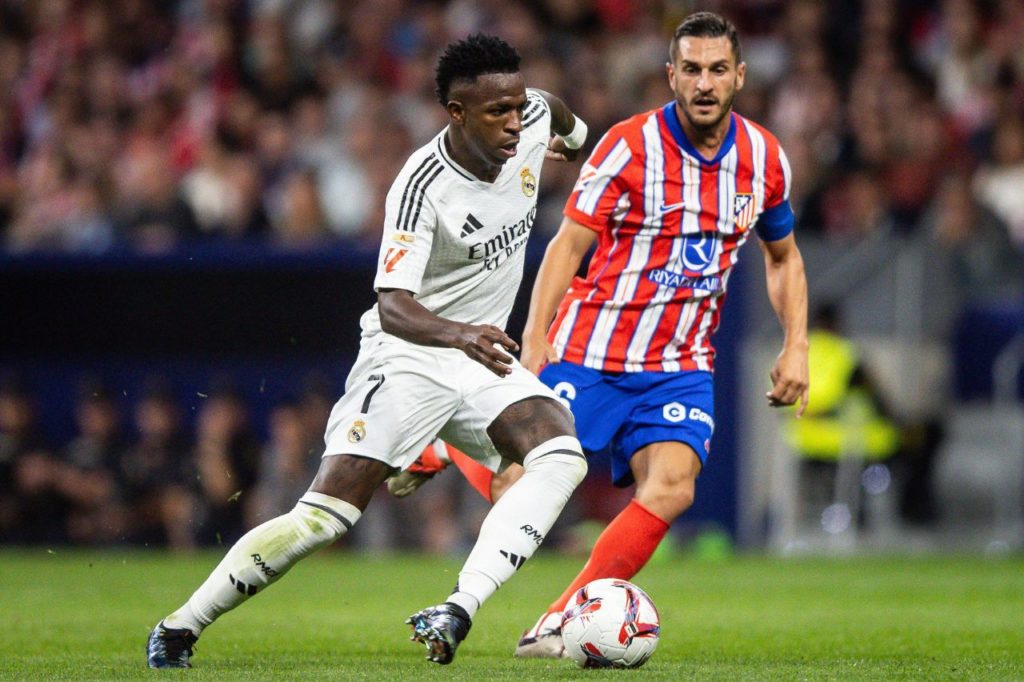 Atlético e Real Madrid empatam em clássico com paralisação