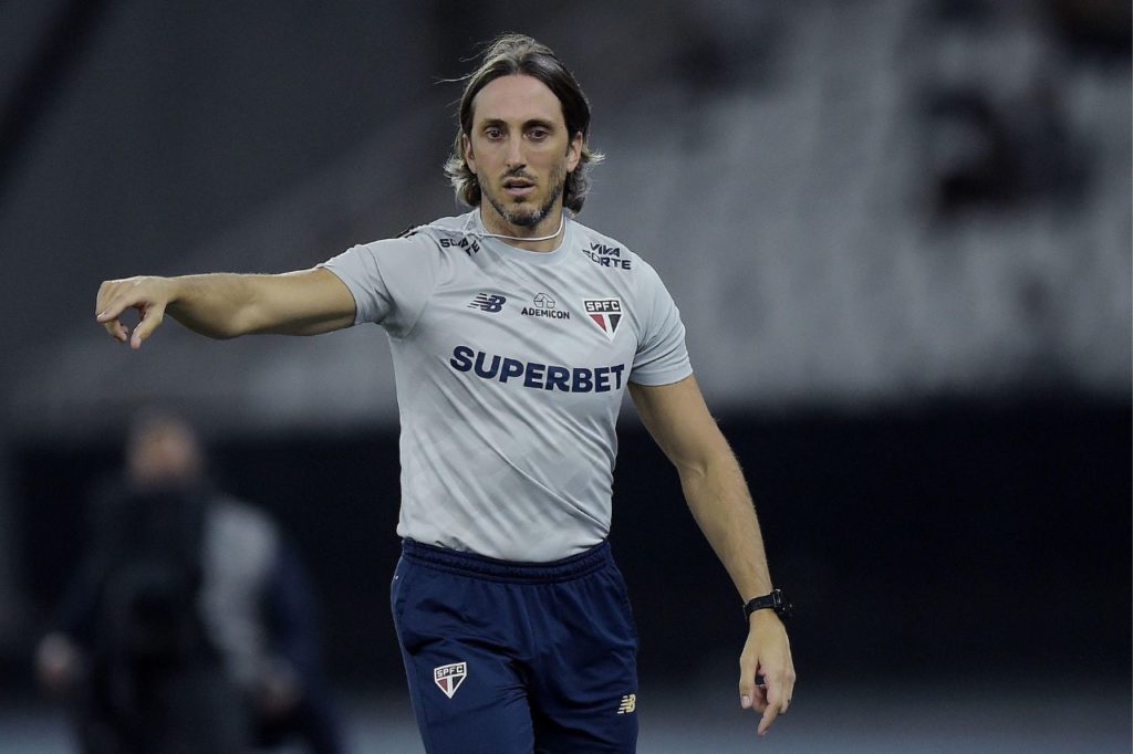 Zubeldia-São-Paulo-treinador-alamy2Y4KEE7 Técnico Luiz Zubeldía no comando do São Paulo na Libertadores