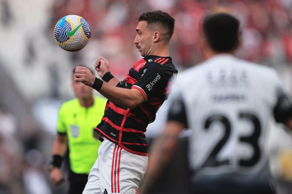 Flamengo: Filipe Luís faz mudanças na defesa para a semifinal