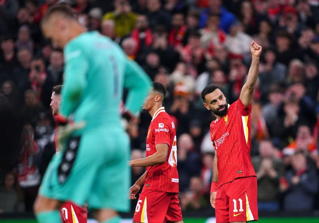 Liverpool vence o Bologna e segue invicto na Champions
