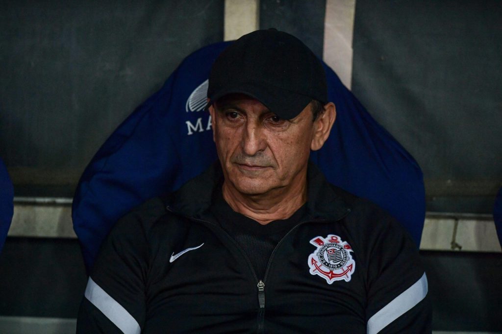 Corinthians: Ramón Díaz muda meio time para a rodada