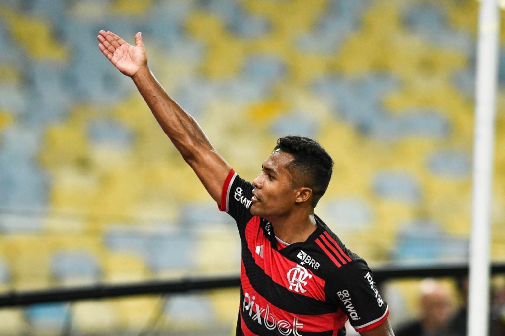 Alex-Sandro-Flamengo-Jogo-2Y854WM Alex Sandro, do Flamengo, comemorando um gol marcado pelo time na Copa do Brasil de 2024.