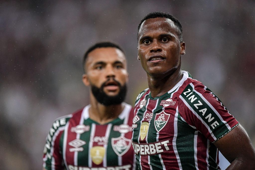 Arias-Fluminense-Jogo-2Y89PP4 Arias, do Fluminense, comemorando um dos gols marcados por ele na temporada.