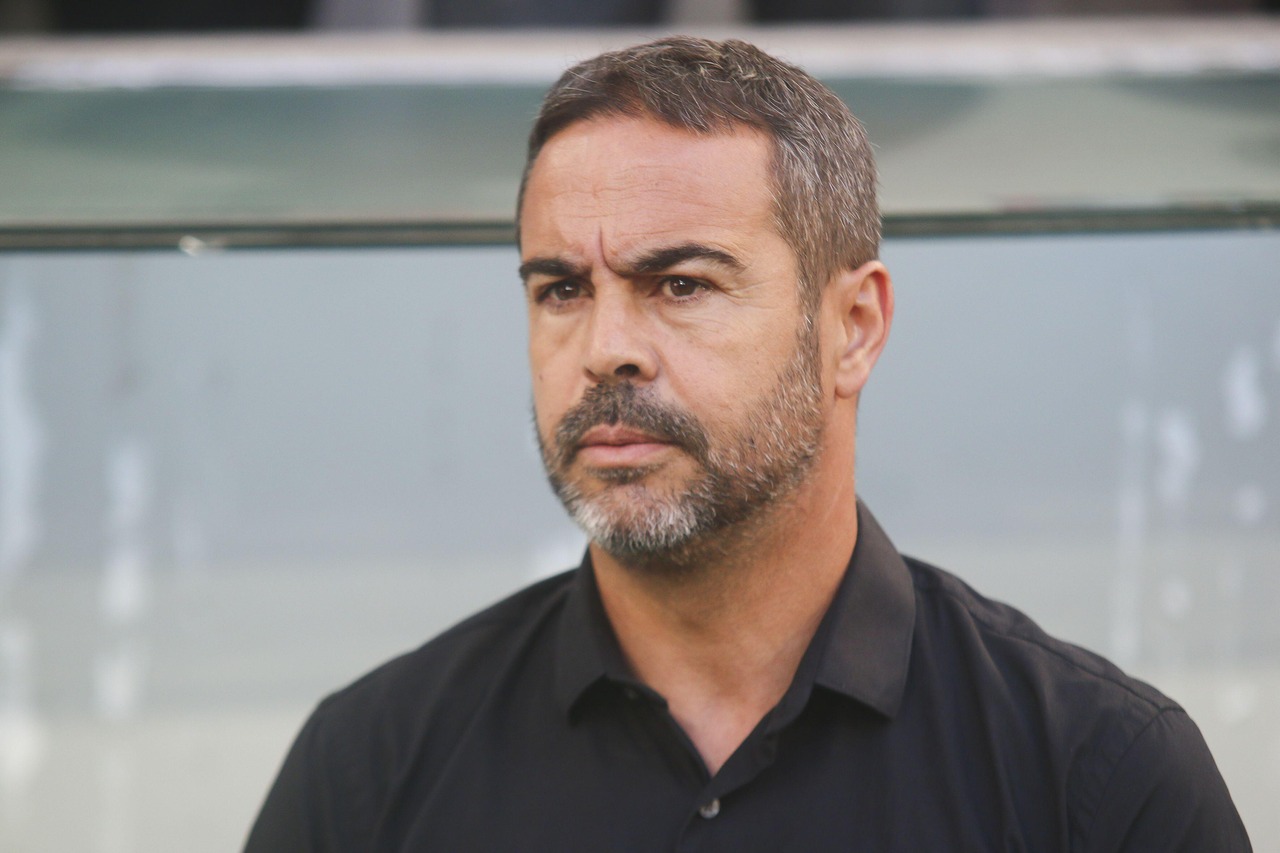 Artur-Jorge-Botafogo-Jogo-2Y8J9Y9 Botafogo: Artur Jorge deve usar time misto contra o Peñarol