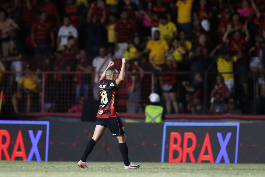 Wellington-Silva-Sport-Jogo-2Y91NT3 Wellington Silva, do Sport, comemorando um dos gols marcados por ele na temporada no clube.