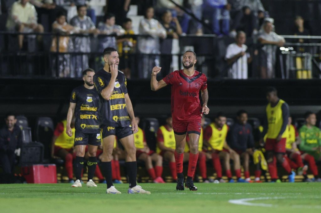 Gustavo-Coutinho-Sport-Jogo-2YA0BHJ Gustavo Coutinho, do Sport, comemorando um dos gols marcados pelo time na temporada.
