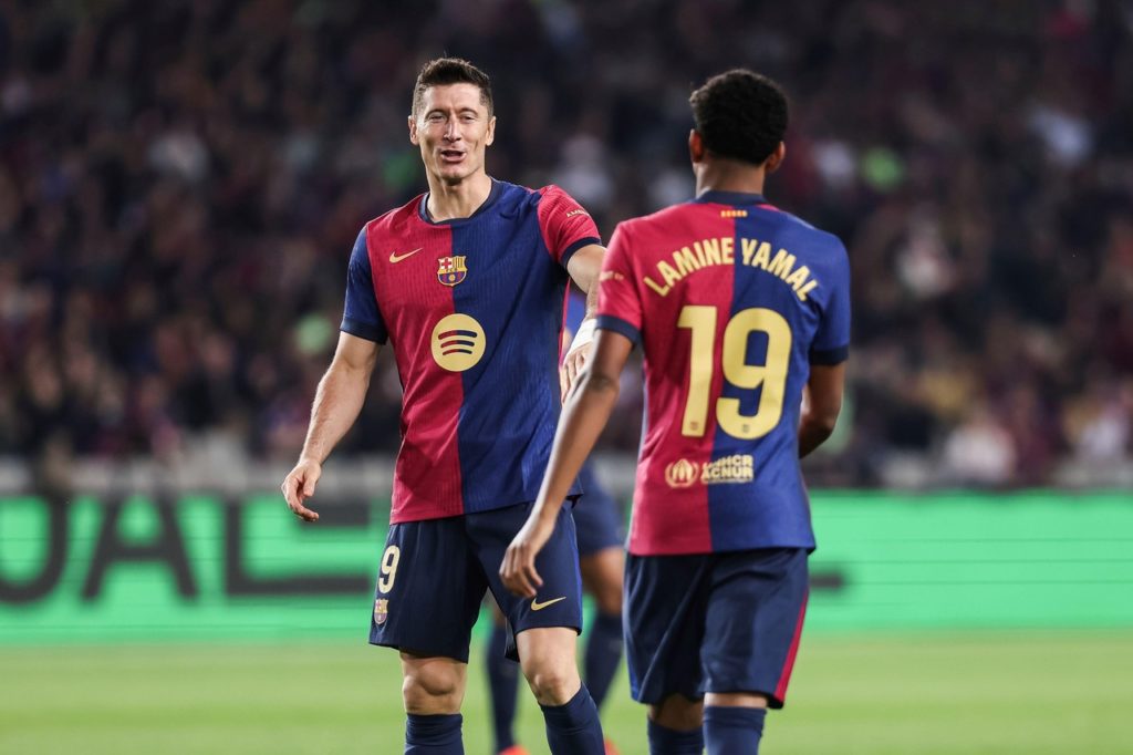 Lewandowski-Barcelona-Jogo-2YC08X7 Lewandowski, do Barcelona, comemorando um dos gols marcados pela equipe na temporada.