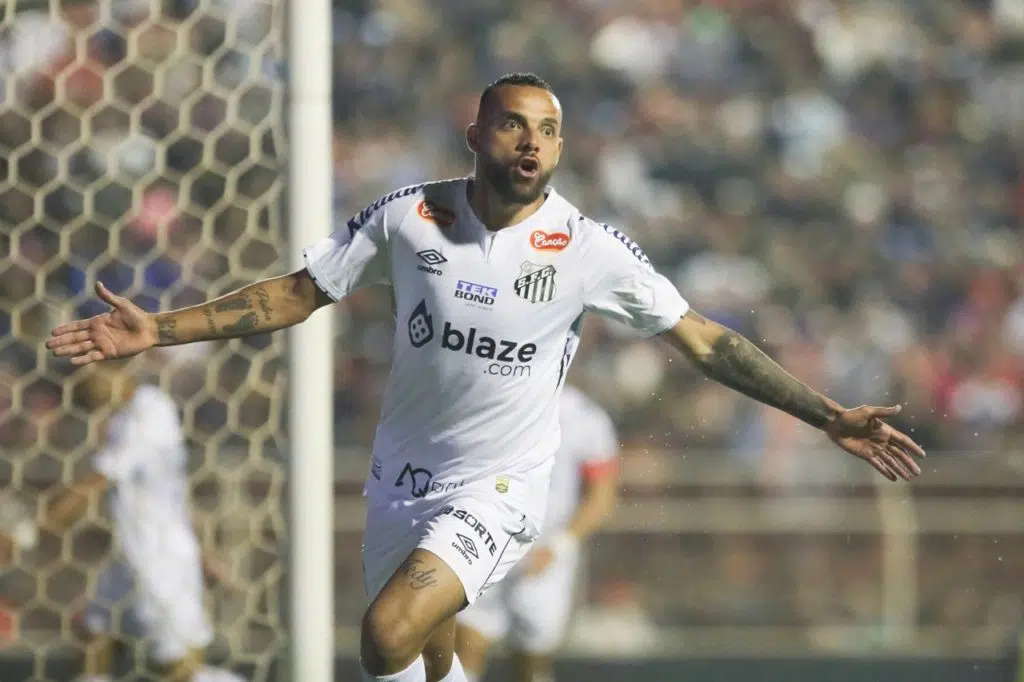Santos vence o Ituano e mantém a liderança da Série B