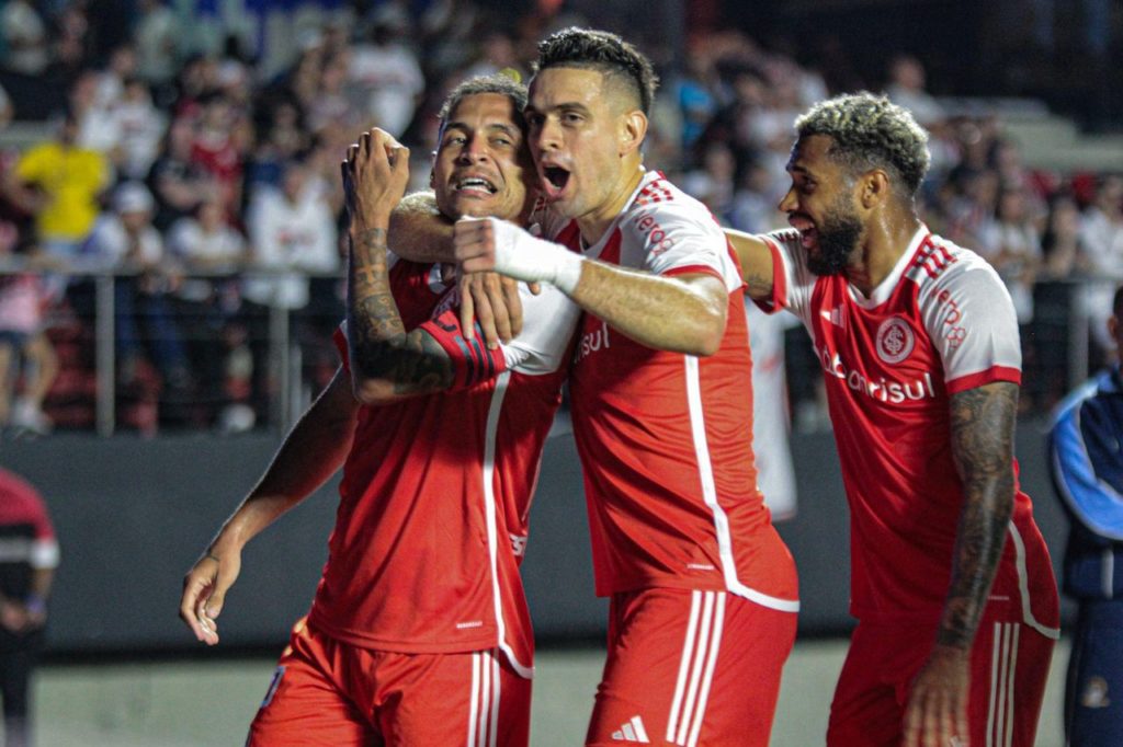 Alan-Patrick-Borre-Inter-jogo-alamy2Y5RXFJ Alan Patrick comemora gol do Internacional com Borré e Wesley