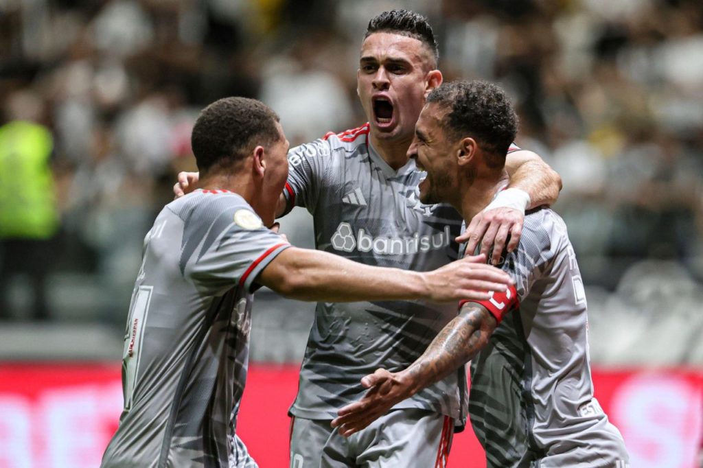 Inter vence o Atlético-MG e segue firme no G6 do Brasileirão