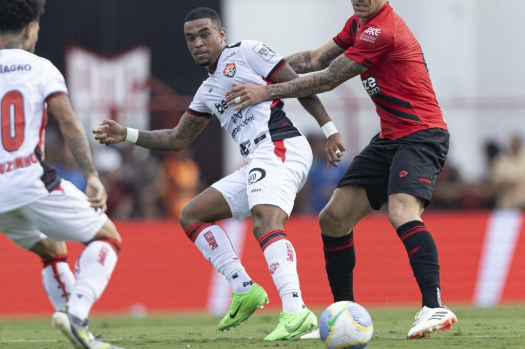 Vitória prepara mudanças no time para jogo contra o Fluminense