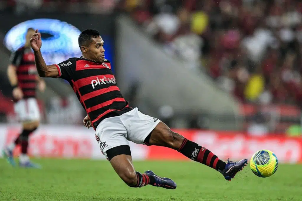 Alex-Sandro-Flamengo-jogo-alamy2Y855GE Lateral Alex Sandro em jogo do Flamengo