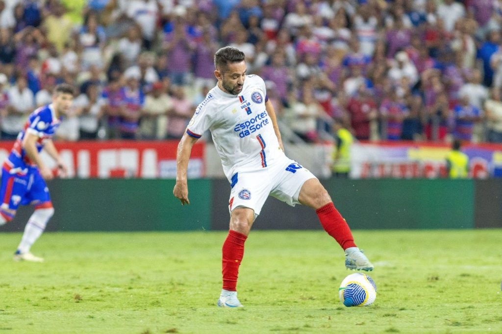 Everton-Ribeiro-Bahia-jogo-alamy2Y5F87B Meia Everton Ribeiro em jogo do Bahia no Brasileirão