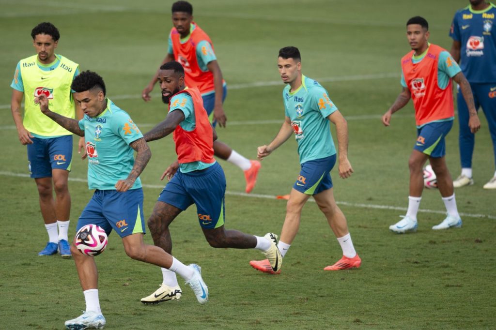 Brasil terá mudanças no time titular para enfrentar o Chile