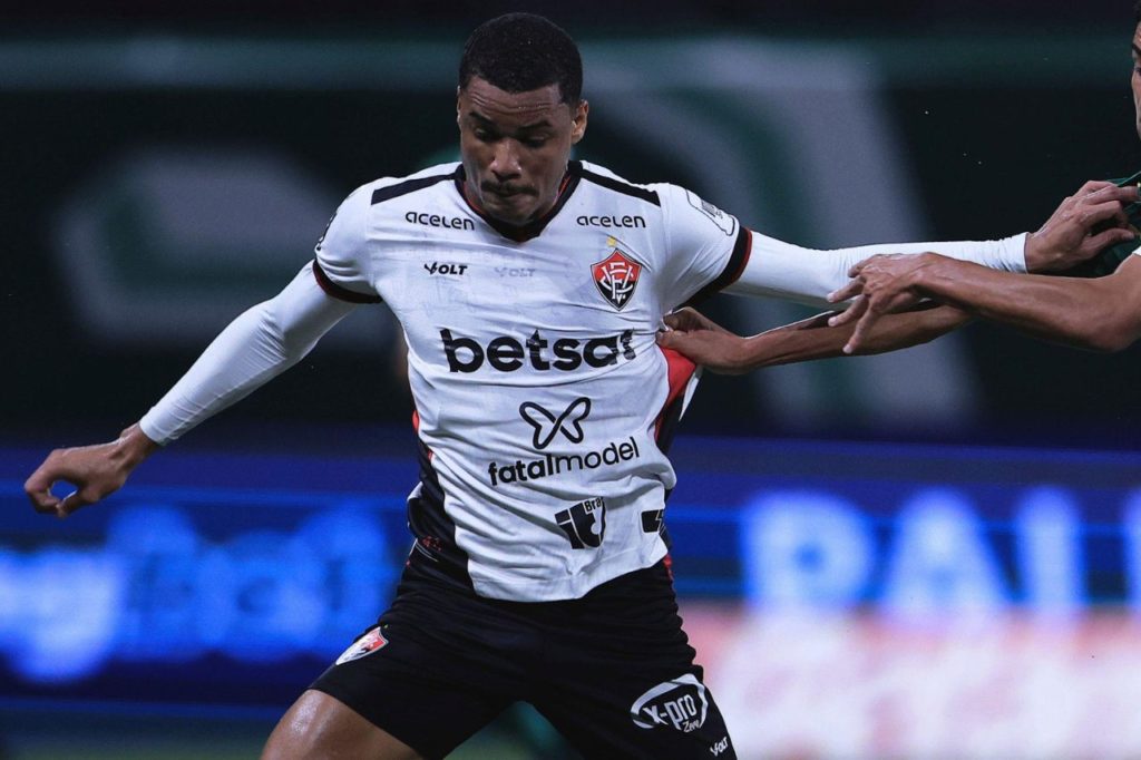 Janderson-Vitória-jogo-alamy2XMEY1E Atacante Janderson em jogo do Vitória pelo Brasileirão