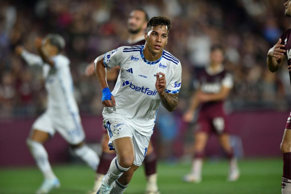 Kaio-Jorge-Cruzeiro-alamy2YEF1HH Atacante Kaio Jorge comemora o gol da vitória do Cruzeiro sobre o Lanús pela Sul-Americana