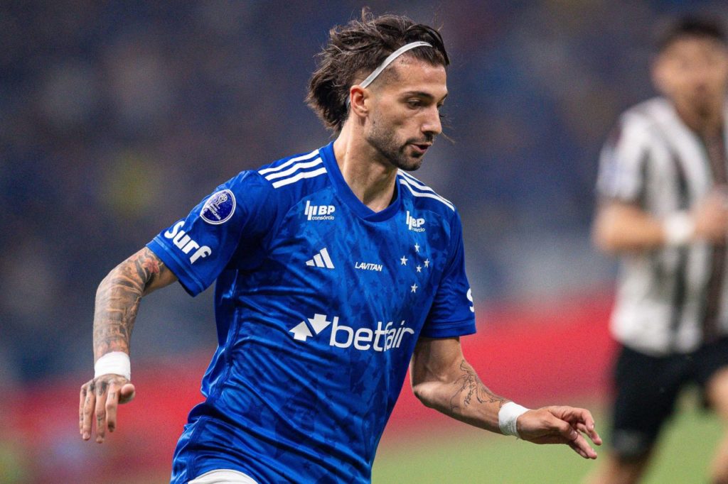 Lautaro-Díaz-Cruzeiro-jogo-alamy2Y6X7J3 O atacante Lautaro Díaz em jogo do Cruzeiro no Brasileirão