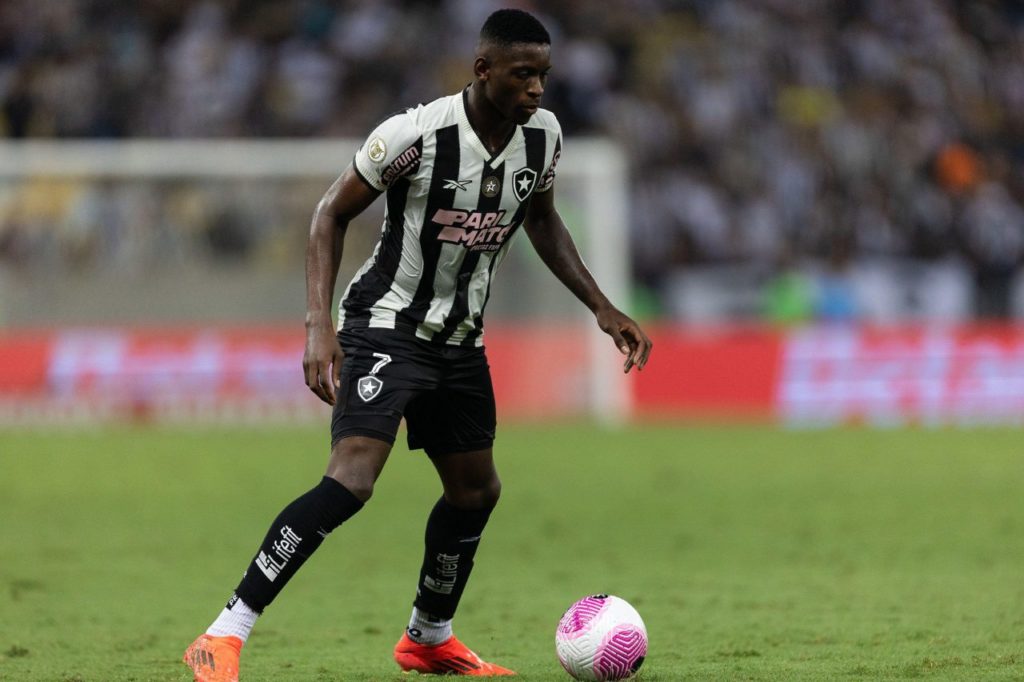 Luiz-Henrique-Botafogo-jogo-alamy2YBGDX2 Atacante Luiz Henrique em jogo do Botafogo