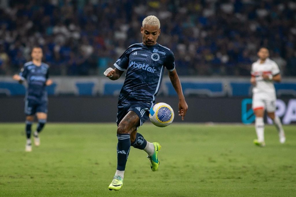 Cruzeiro tem dúvida no time para jogo contra o Fluminense