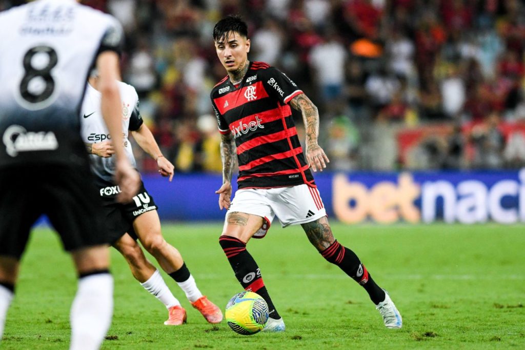 Pulgar-Flamengo-jogo-alamy2Y85C1E Volante Pulgar em jogo do Flamengo na Copa do Brasil
