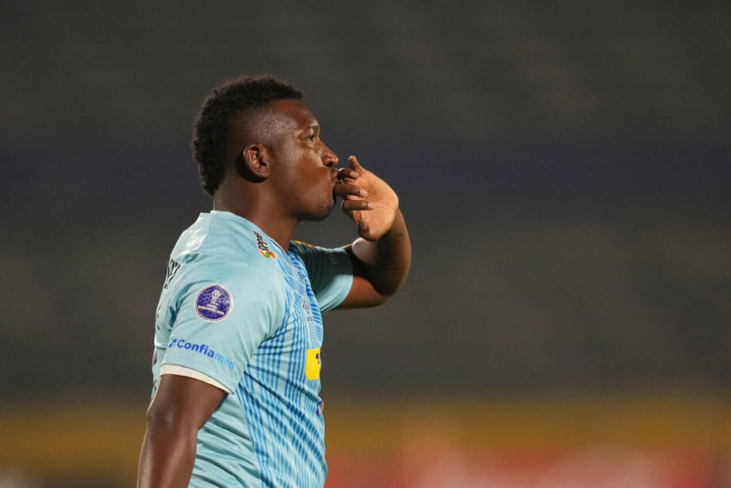 Universidad Católica de Quito x Juventud