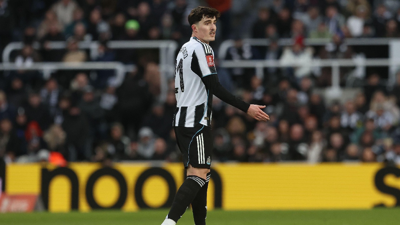 Tino Livramento do Newcastle Palpite Newcastle x Brentford – Premier League – 07/02/2026
