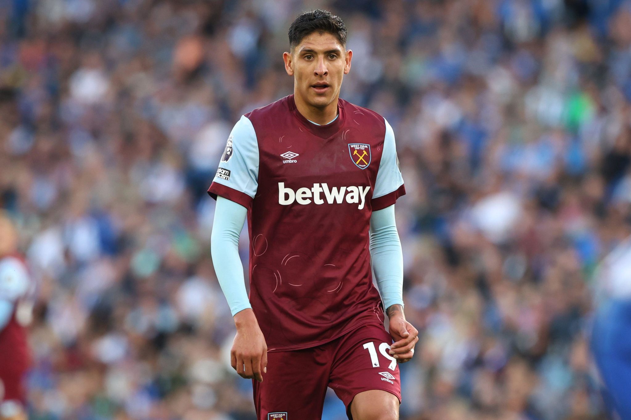 Edson Alvarez in action for West Han United FC at the AMEX Stadium Palpite Burnley x West Ham – Premier League – 07/02/2026