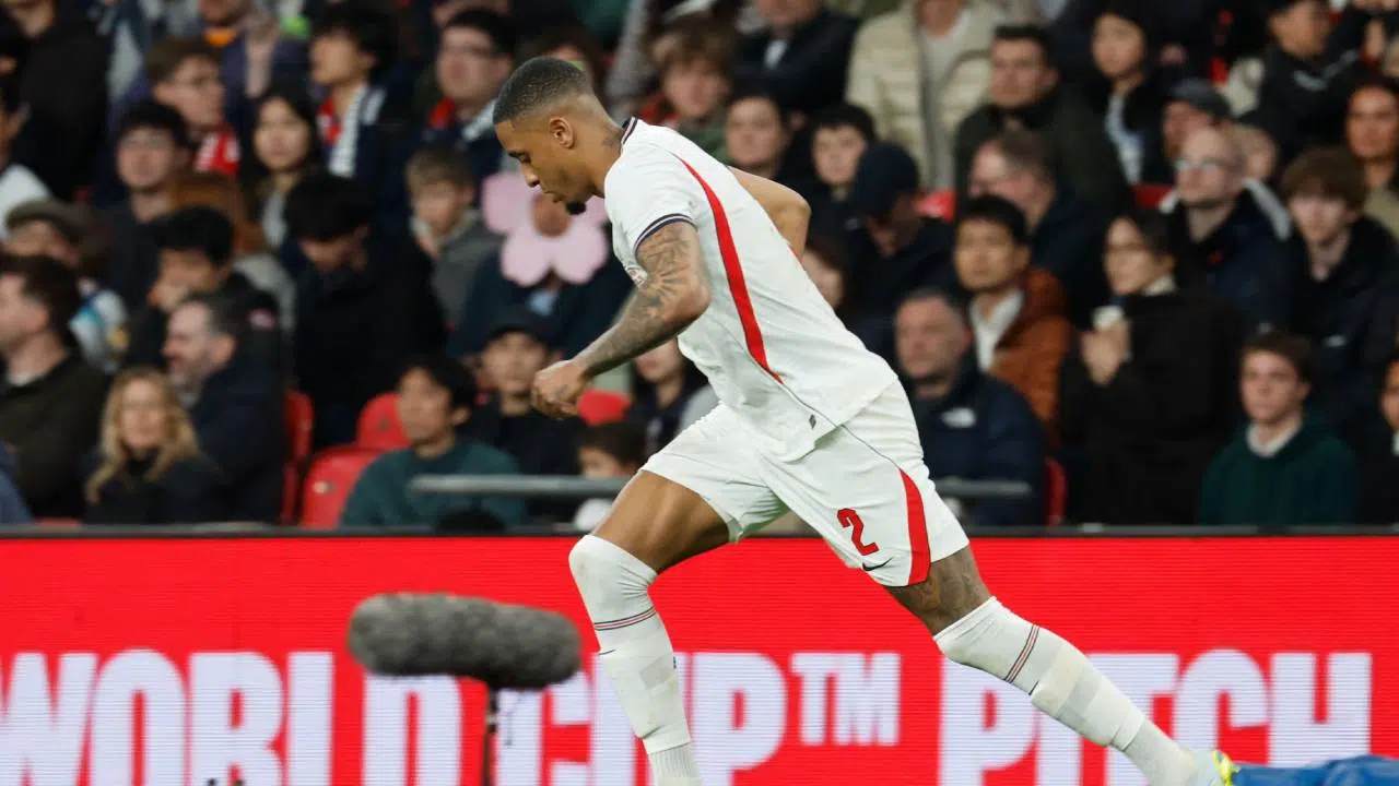 Ezri Konsa do Aston Villa Palpite Bologna x Aston Villa – Europa League – 09/04/2026