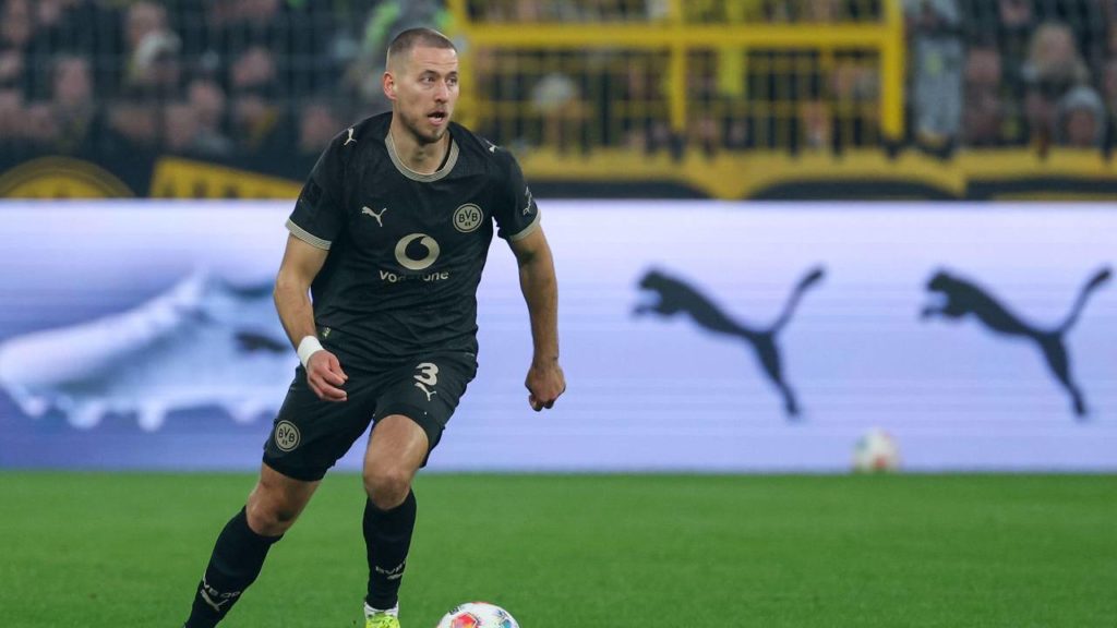 Waldemar Anton do Dortmund Palpite Stuttgart x Borussia Dortmund