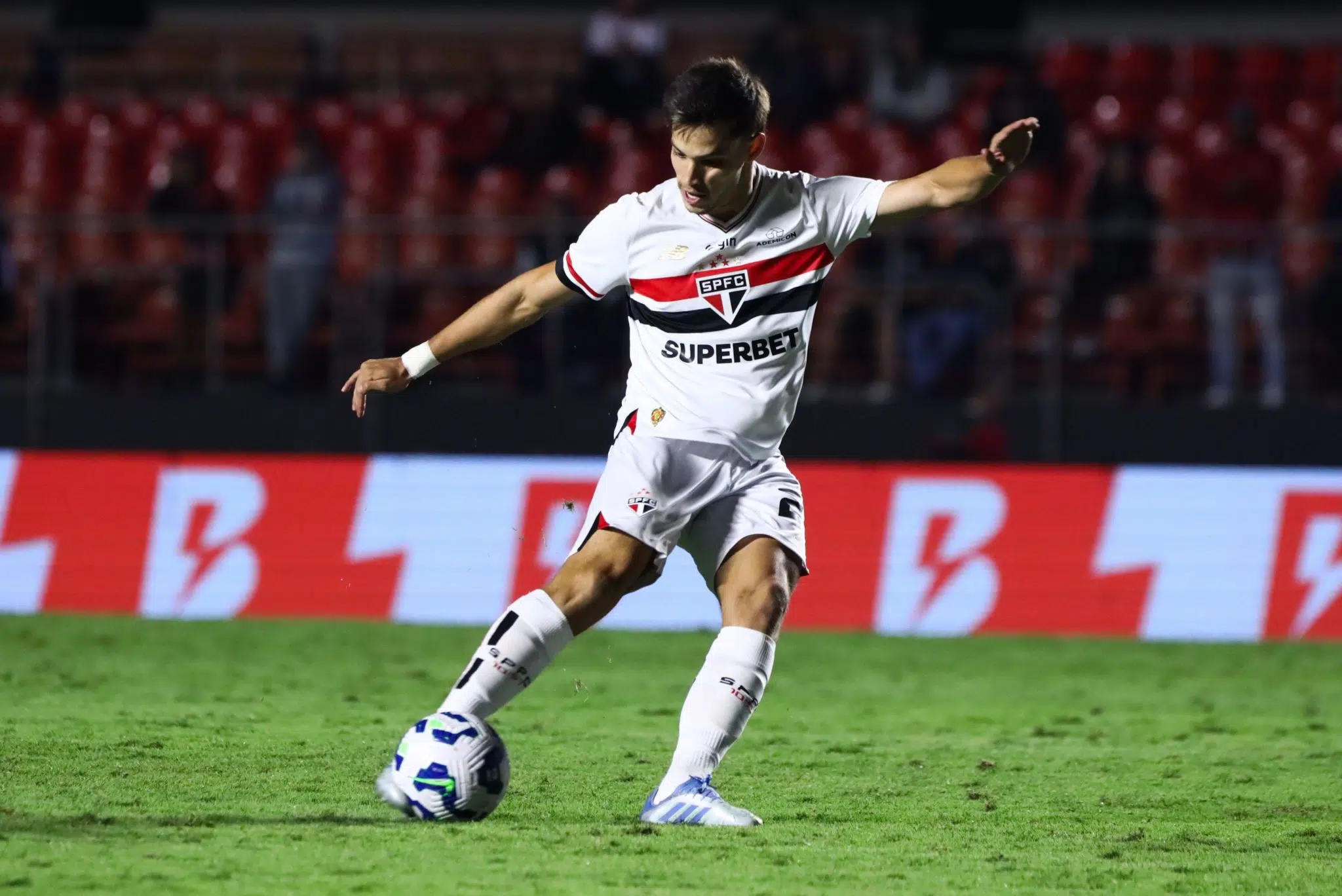Bobadilla of Sao Paulo during the first leg of the 3rd round match against Nautico in the Brazil Cup, at Morumbi Stadium, South Zone of Sao Paulo, on Tuesday, April 29, 2025. Credit: Brazil Photo Press/Alamy Live News Palpite Vitória x São Paulo – Brasileirão – 11/04/2026