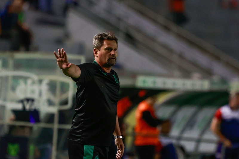 fabio_matias_chapecoense Palpite Athletico Paranaense x Chapecoense – Brasileirão – 12/04/2026