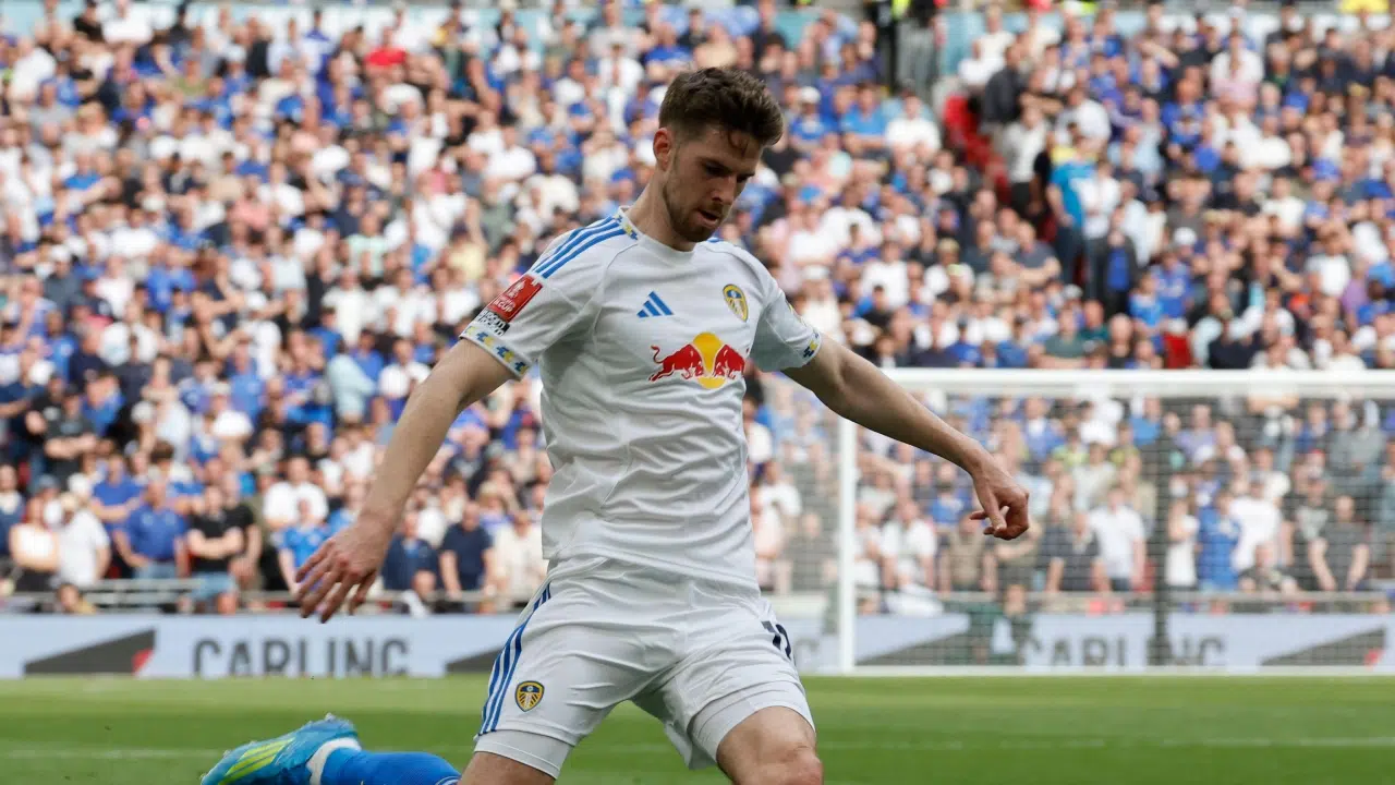 Anton Stach do Leeds United Palpite Leeds x Burnley – Premier League – 01/05/2026