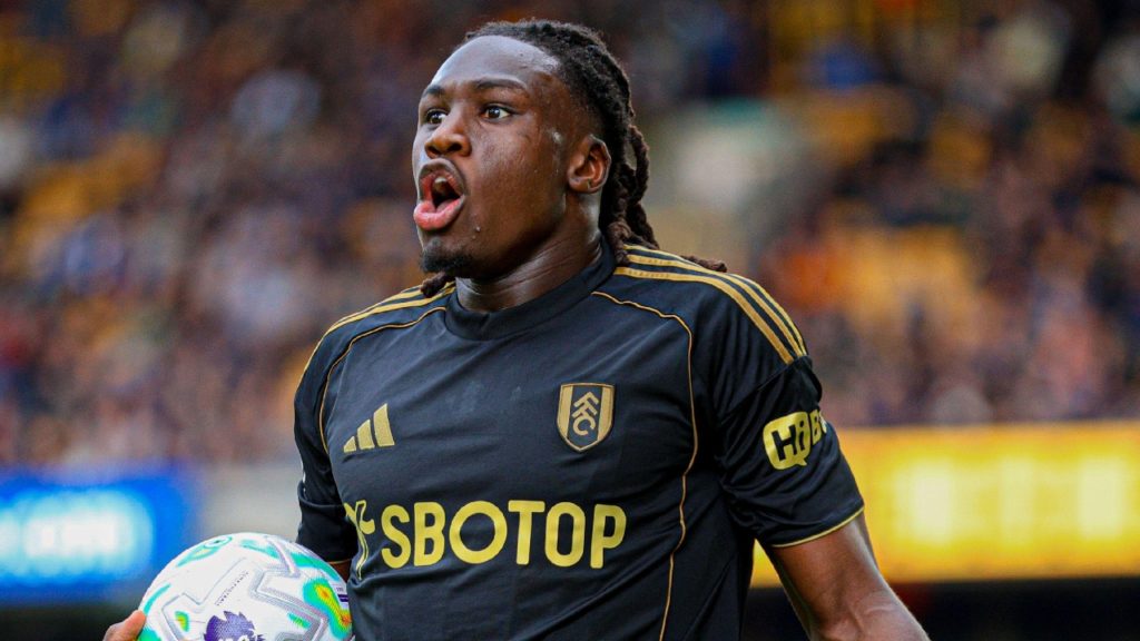 Calvin Bassey do Fulham Palpite Fulham x Newcastle