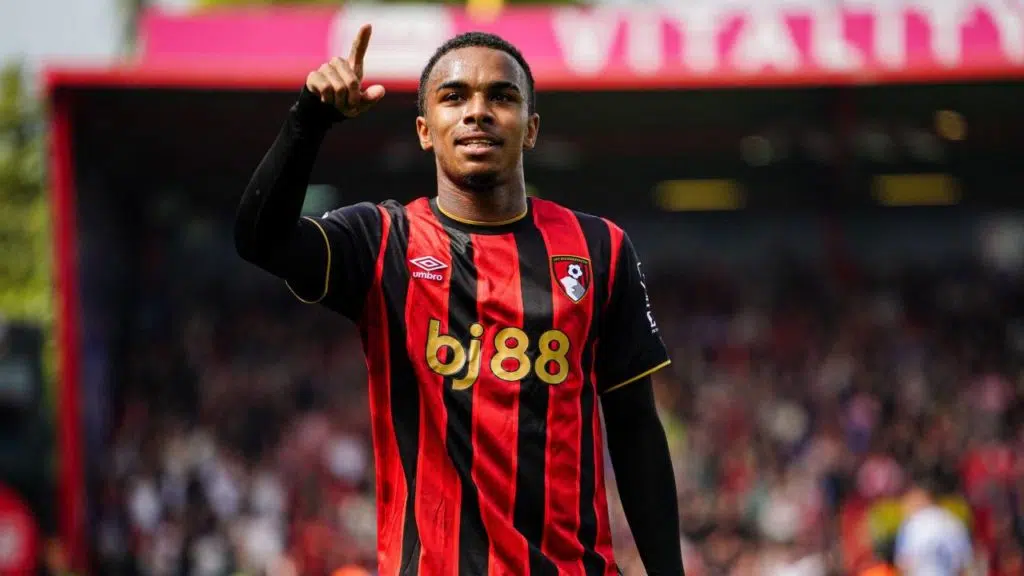 Eli Junior Kroupi do Bournemouth Palpite Nottingham Forest x Bournemouth