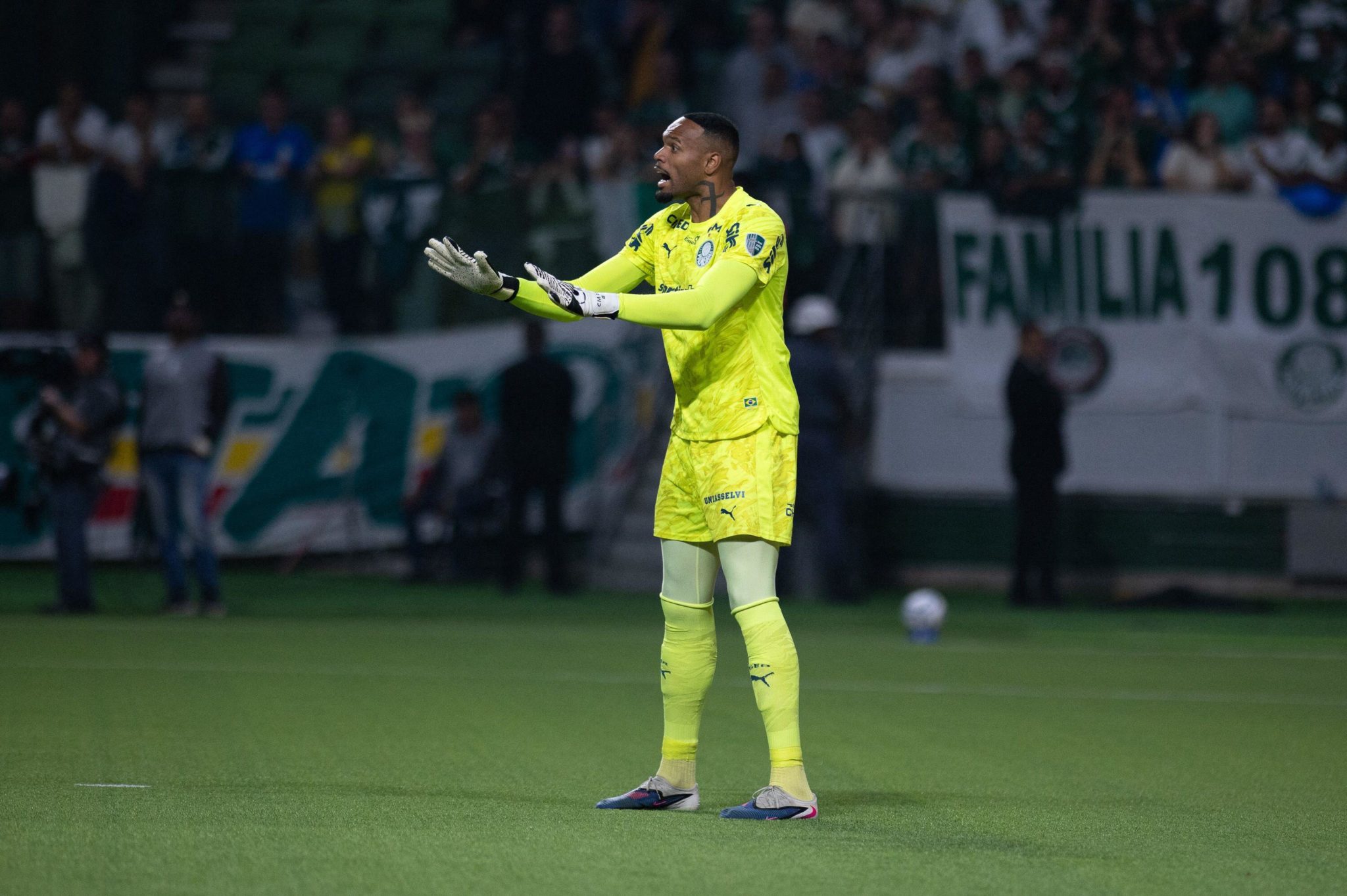 Sao Paulo, Sao Paulo, Brasil. 12th Aug, 2026. Sao Paulo (SP), 12/08/2026 - Libertadores/Palmeiras vs Cerro Porteno - Carlos Miguel in a match between Palmeiras and Cerro Porteno (PAR), valid for the first leg of the round of 16 of the Copa CONMEBOL Libert Palpite Fluminense x Palmeiras – Brasileirão – 15/08/2026